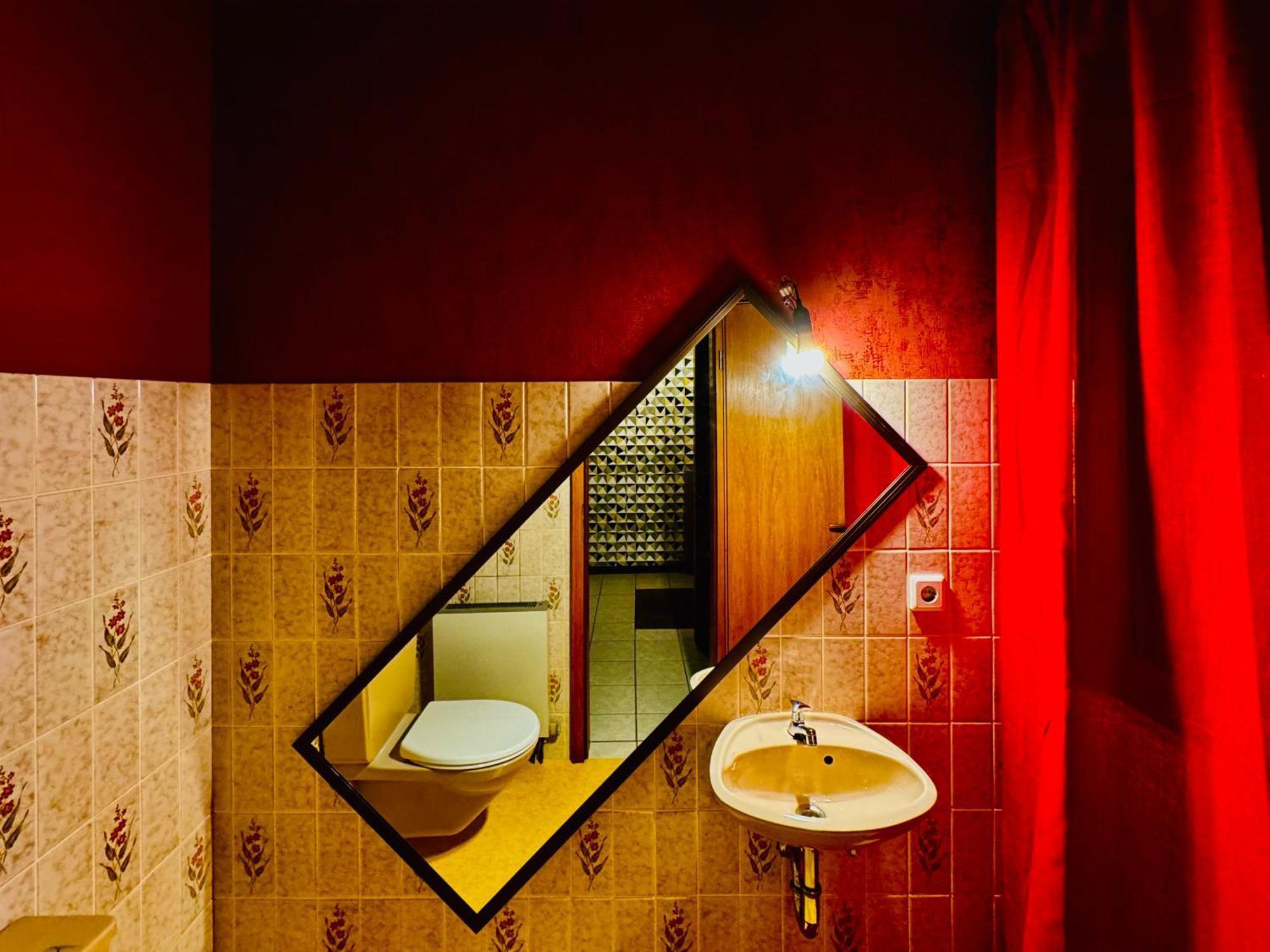 Bookeinfach Bad Ems - Private - Sauna Jacuzzi Whirlpool Swimmingpool Alahna Sup Beachvolleyball Billiards Ping Pong Cinema Theater Music Disco Ball Bbq Und Parkplaetze エクステリア 写真