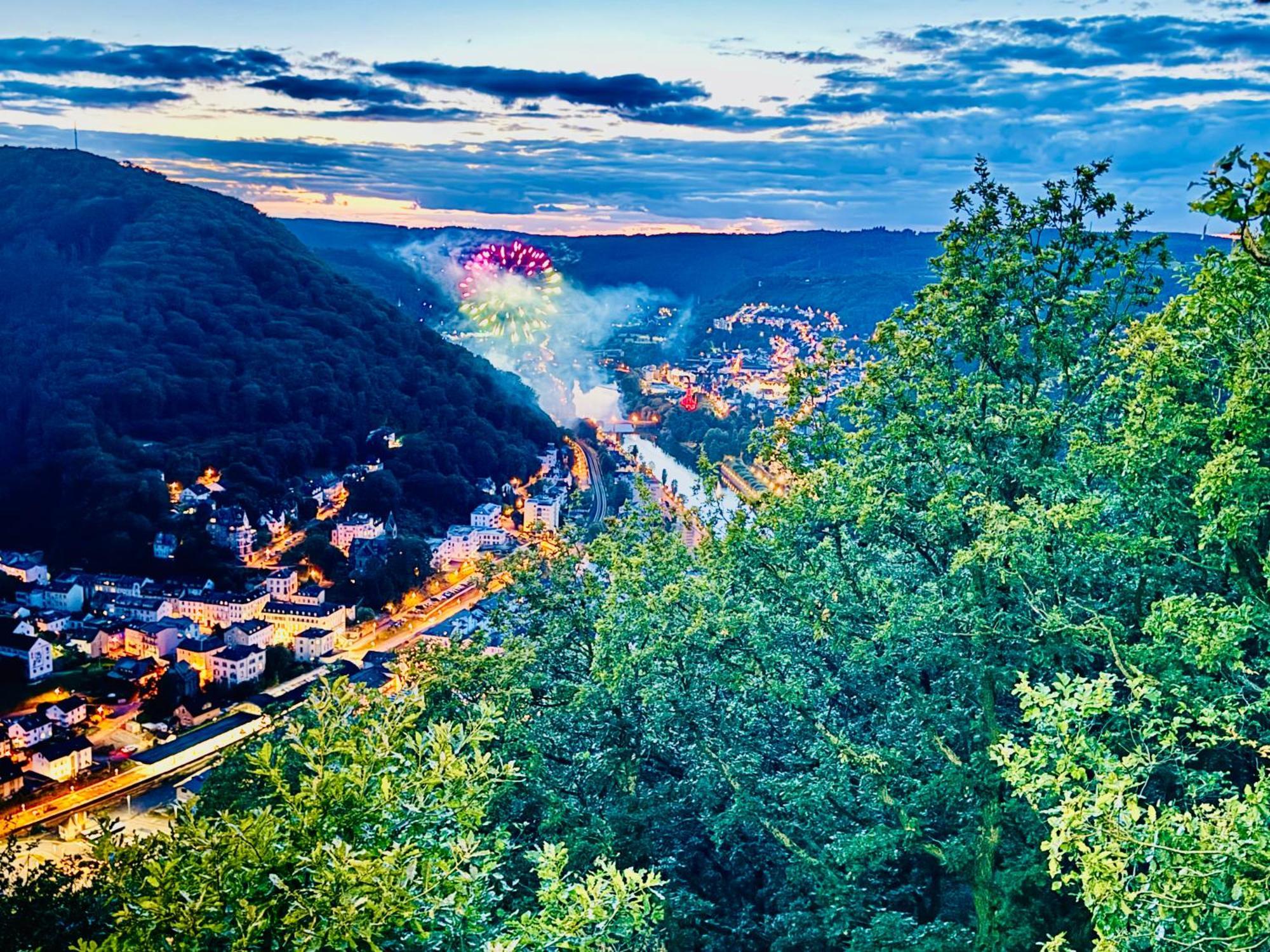 Bookeinfach Bad Ems - Private - Sauna Jacuzzi Whirlpool Swimmingpool Alahna Sup Beachvolleyball Billiards Ping Pong Cinema Theater Music Disco Ball Bbq Und Parkplaetze エクステリア 写真
