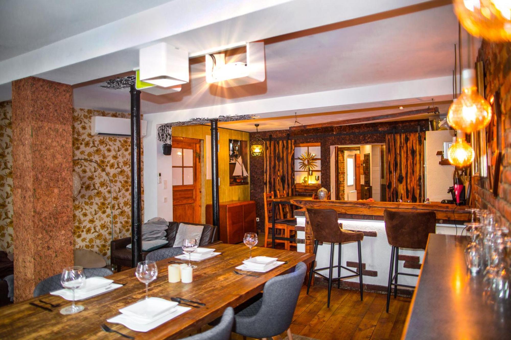 Bookeinfach Bad Ems - Private - Sauna Jacuzzi Whirlpool Swimmingpool Alahna Sup Beachvolleyball Billiards Ping Pong Cinema Theater Music Disco Ball Bbq Und Parkplaetze エクステリア 写真