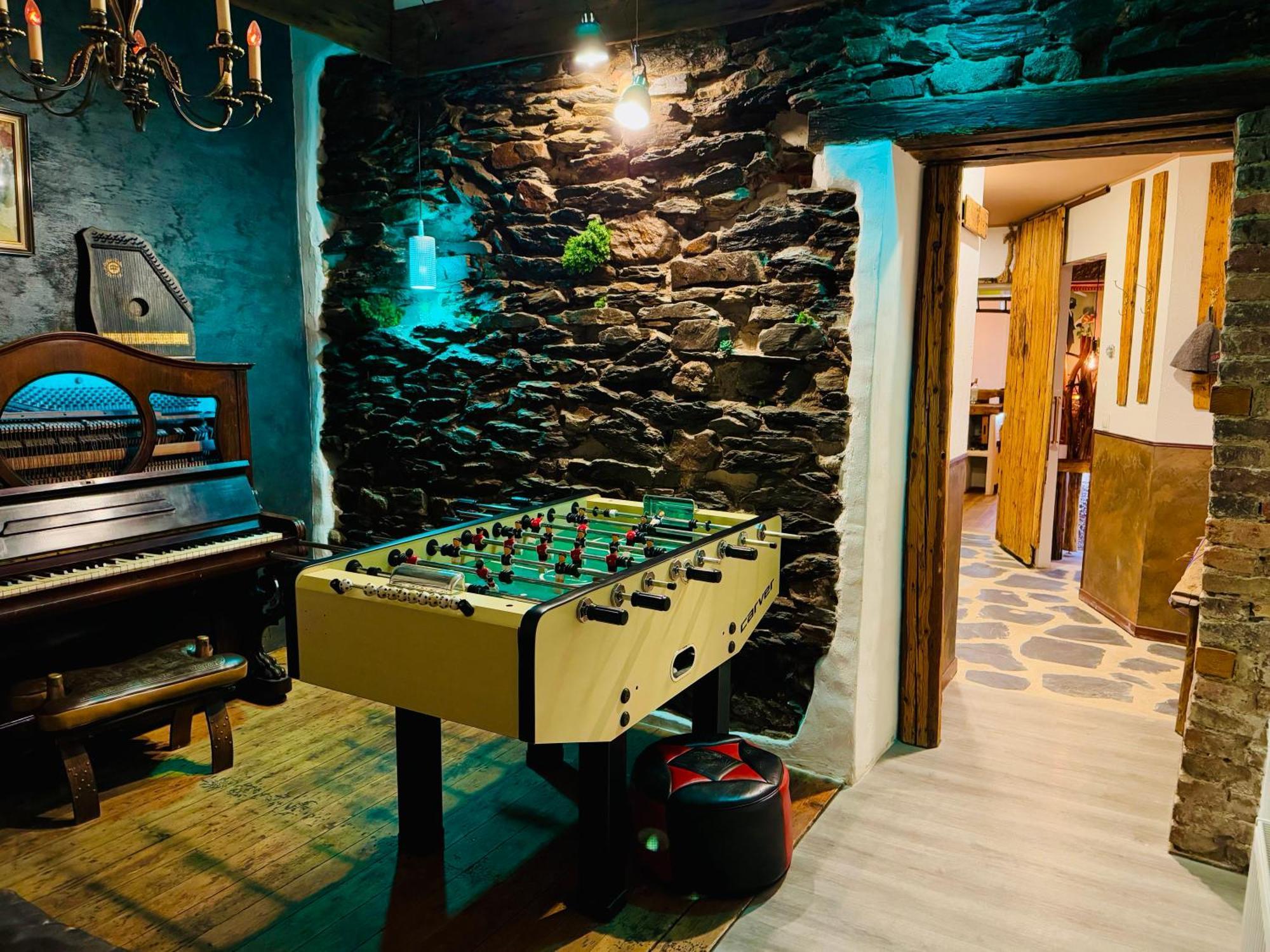 Bookeinfach Bad Ems - Private - Sauna Jacuzzi Whirlpool Swimmingpool Alahna Sup Beachvolleyball Billiards Ping Pong Cinema Theater Music Disco Ball Bbq Und Parkplaetze エクステリア 写真