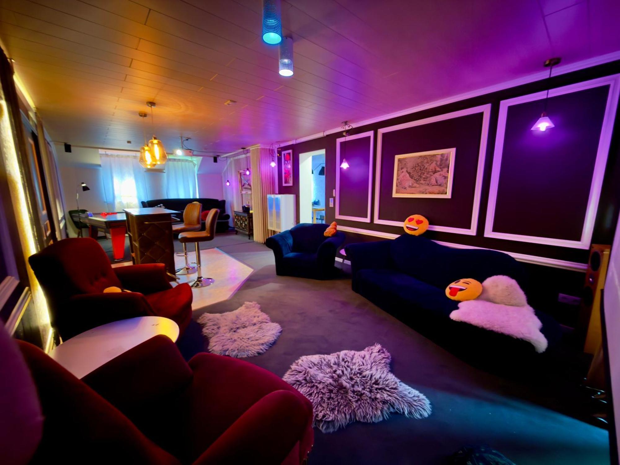 Bookeinfach Bad Ems - Private - Sauna Jacuzzi Whirlpool Swimmingpool Alahna Sup Beachvolleyball Billiards Ping Pong Cinema Theater Music Disco Ball Bbq Und Parkplaetze エクステリア 写真